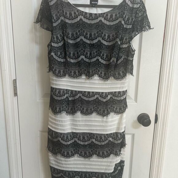Melrose Elegant Black and White Lace Dress, Fitted Lace dress, Cocktail Dress - Picture 1 of 7